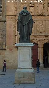 Monumento a Fray Luis de León. Parte trasera