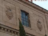 La Clerecía. Escudos