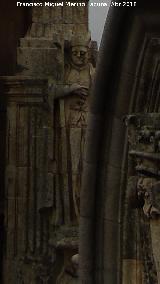 La Clerecía. Estatua