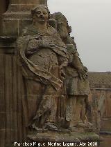 La Clerecía. Estatua