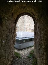 Castillo de la Coracera. Muralla. Puerta del habitáculo de una torre esquinera