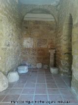 Santuario de las Reliquias. Sótano con piezas arqueológicas