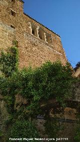 Acueducto del Molino Alto. Con la iglesia detrás