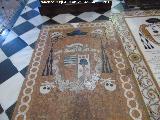 Catedral de Jan. Coro. Tumbas. Escudo