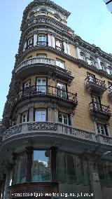 Edificio Hotel de las Letras. Esquina de Gran Vía con Virgen de los Peligros