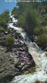 Poblado prehistórico de Alicún. Canal de agua que baja al poblado
