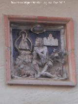 Casa de la Calle Doctor Montoro nº 1. Relieve de la aparición de la Virgen de la Cabeza