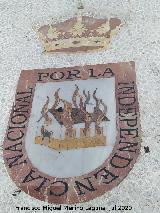 Algodonales. Escudo en la Plaza de la Constituci�n