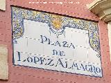 Plaza L�pez Almagro. Placa cer�mica