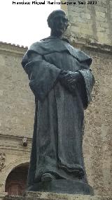 Monumento a Fray Luis de Granada. Estatua