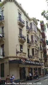 Edificio de la Plaza Mariana Pineda nº 6. 
