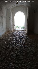 Casa Cueva de San Torcuato I. Empedrado del primer habitculo