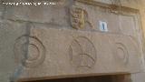 Dintel. Calle Fugitivos - Baos de la Encina
