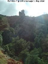 Cerro Cagasebo. Formación rocosa al Este
