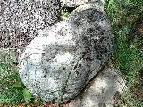 Necrópolis megalítica de Peña de los Gitanos. Piedra con hendiduras