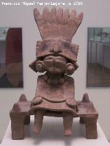 Museo de Arte Precolombino Felipe Orlando. Figura sentada. Cultura El Tajn. 600 - 900 d.C.