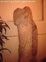 Yacimiento arqueológico Ronda la Vieja. Estatua en el Ayuntamiento