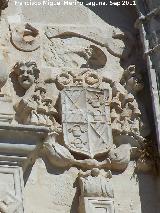 Iglesia de Santa María. Escudo derecho
