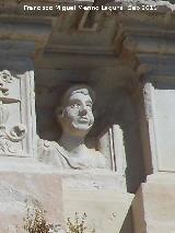 Iglesia de Santa María. Busto
