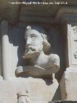 Iglesia de Santa María. Busto