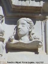Iglesia de Santa María. Busto