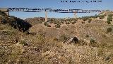 Puente medieval El Pontón. El viaducto y en primer término El Pontón
