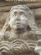 Casa de Los Avilés. Rostro del capitel derecho