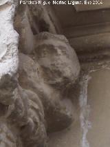 Casa de Los Avilés. Rostro lateral del capitel izquierdo