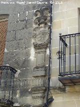 Casa de la Calle San Andrés nº 16. Escudo derecho