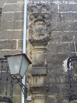 Casa de la Calle San Andrés nº 16. Escudo izquierdo