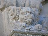 Hospital de la Inmaculada Concepción. Cabeza del escudo derecho