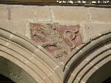 Palacio de Jabalquinto. León en fachada