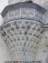 Palacio de Jabalquinto. Balcón femenino
