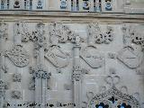 Palacio de Jabalquinto. Escudos derechos de Valencia, Bracamonte, Acuña y Mendoza