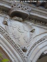 Palacio de Jabalquinto. Escudo de la galería alta