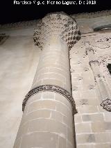 Palacio de Jabalquinto. Balcón femenino