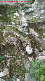 Iglesia románica de San Juan. Necrópolis visigoda y cloaca de la letrina