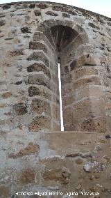 Iglesia románica de San Juan. Ventana del ábside