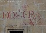 Seminario Conciliar San Felipe Neri. Vtore 24 sobre la tercera ventana inferior contando desde la puerta principal hacia la izquierda