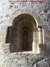 Iglesia de la Santa Cruz. Ventana del ábside
