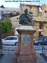 Monumento a Francisco Rodríguez Marín. 