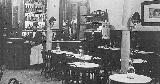 Edificio de la Calle Bernabé Soriano nº 4. Interior del Café España foto antigua