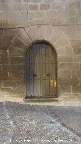Iglesia de San Mateo. Puerta de acceso a las criptas