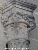Ayuntamiento de Begíjar. Capitel derecho