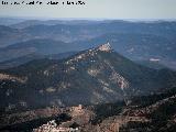 Peñalta. Desde el Yelmo con Segura de la Sierra en primer término