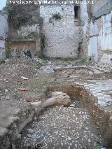 Excavación arqueológica Calle Puerta de Martos nº 25. Calzada original
