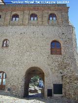 Alcázar de los Condes de Castellar. Con la Puerta de la Villa