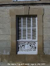 Casa del Paseo Doctor Revuelta nº 20. Ventana de la planta baja