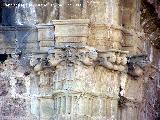 Iglesia de Santa María. Capiteles de la izquierda del Altar Mayor