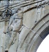 Iglesia de Santa María. Alegoría de la izquierda de la Portada lateral